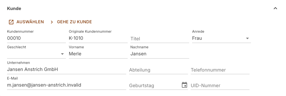 Bereich Kunde mit Kundennummer, Anrede und Namensfeldern